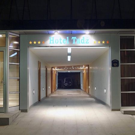 Tadz Hotel Novi Pazar Buitenkant foto