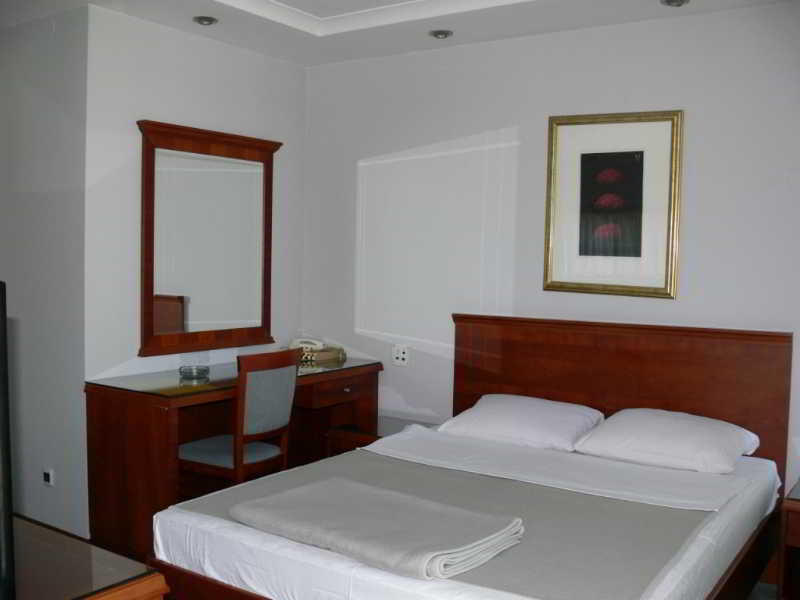 Tadz Hotel Novi Pazar Buitenkant foto